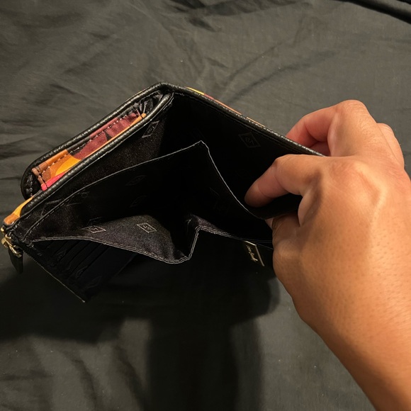 CUTE ✨ Vera Bradley Retro Print Wallet - Picture 6 of 12